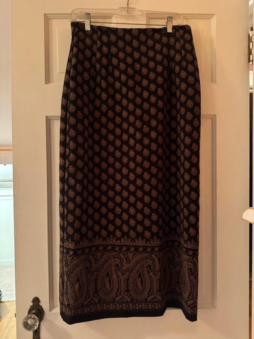 Ladies skirt